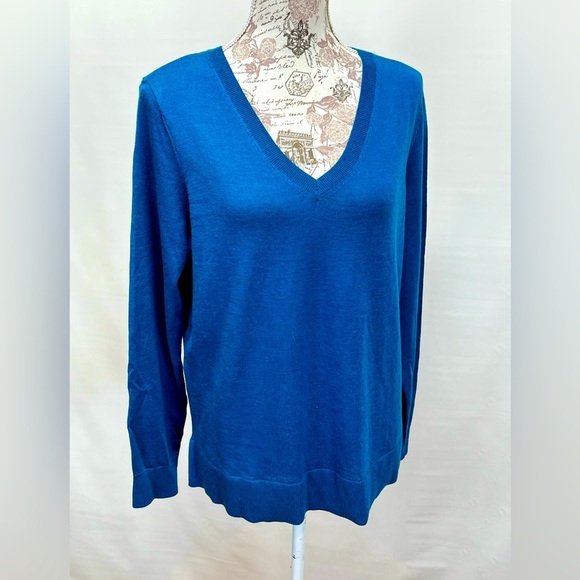 KATHERINE BARCLAY Blue 💯 Merino wool V neck sweater size L.‎ - Picture 1 of 13
